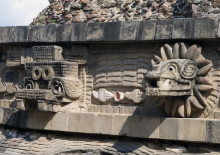 Temple_of_the_feathered_serpent_detail